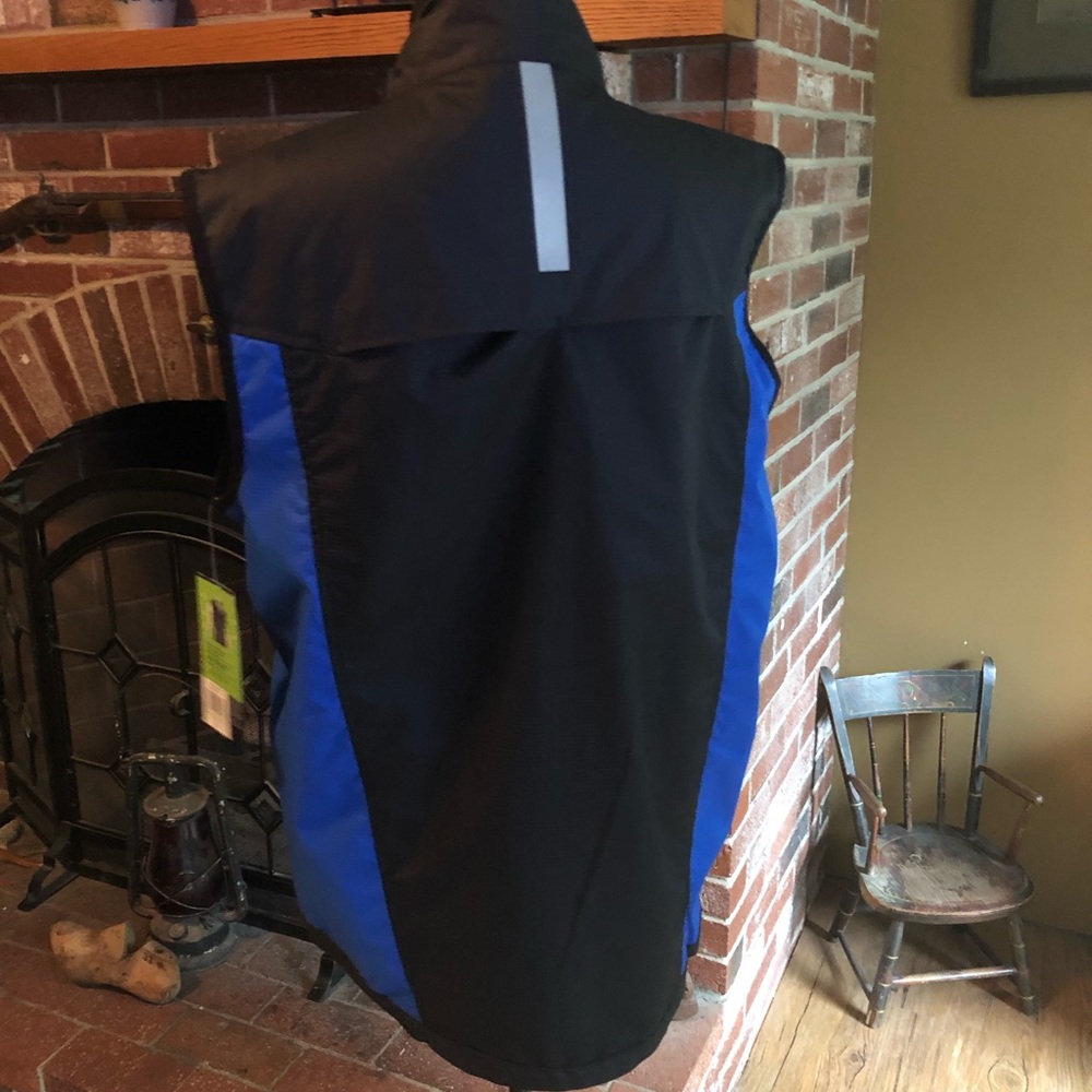 Golds Gym NWT reflective workout vest - Picture 3 of 4